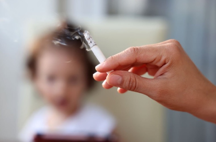 سیگاری بودن والدین و سایر نزدیکان 