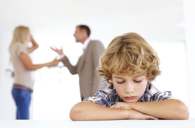 طلاق والدین چه تاثیری بر کودکان 6 تا 8 ساله دارد؟